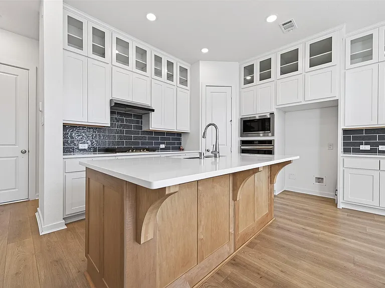 16518 Texas Hill Country Rd — Photo 13
