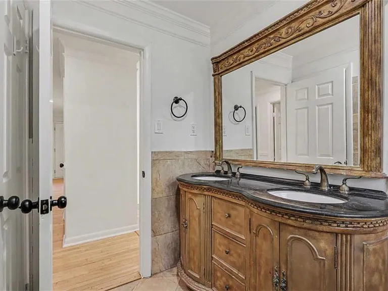 3582 Cloudland Dr — Photo 22