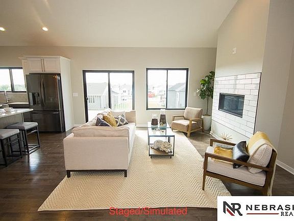 4th image of 9805 Fairbury Ln