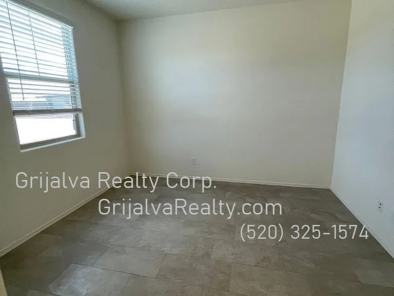 10677 W Harrigan Dr — Photo 22