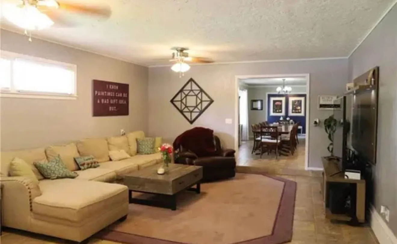5 bed, 3440 sqft, $2,000 — Photo 4