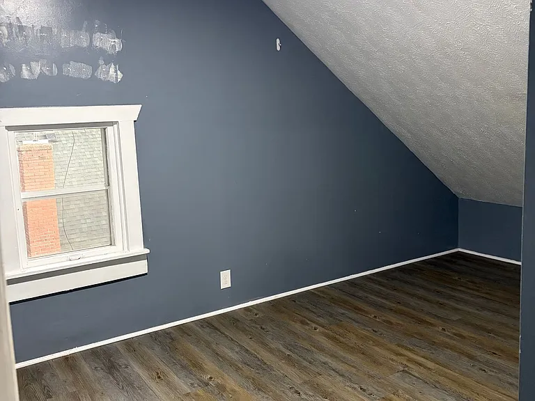 724 W Elm St — Photo 31