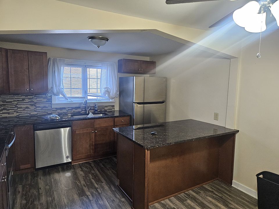 1st image of 2711 Sheridan Dr #1