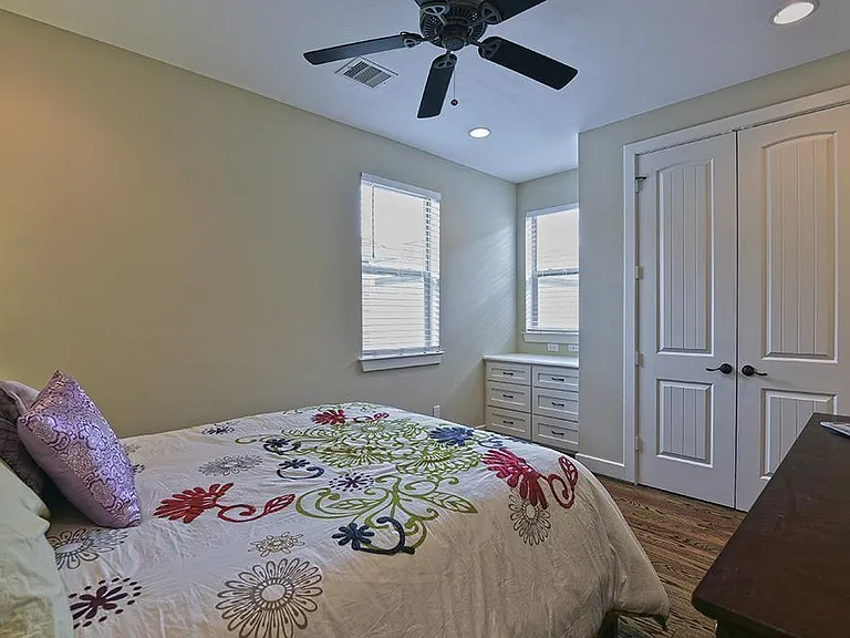 2441 Charleston St #C — Photo 18