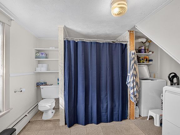 3rd image of 542 Wanoosnoc Rd #R