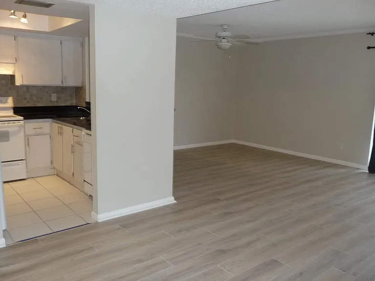 1860 Robalo Dr #105A — Photo 24