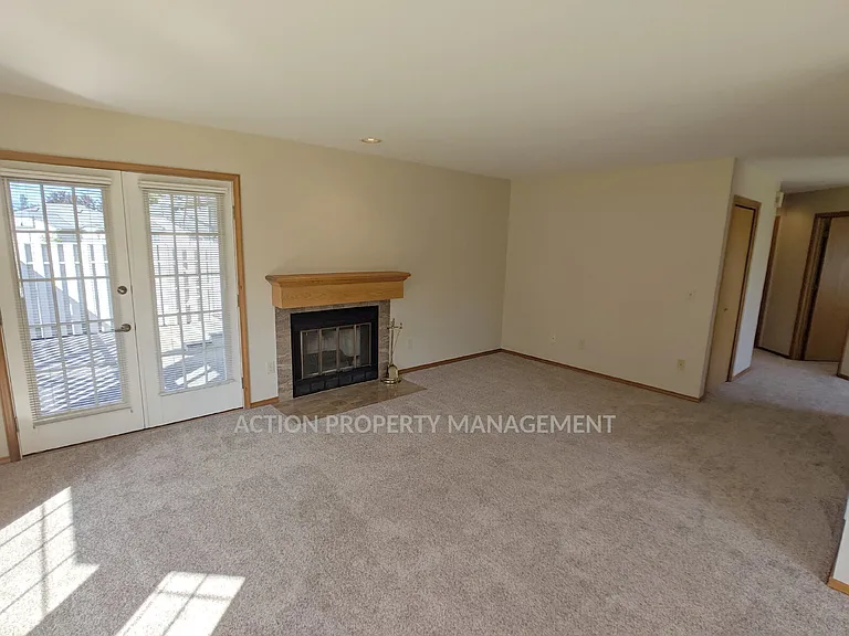 882 N Oxford Way — Photo 13