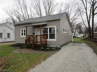 459 3rd St, Geneva, OH 44041