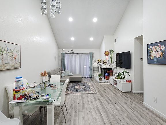 3rd image of 798 Chadwick Ln #798