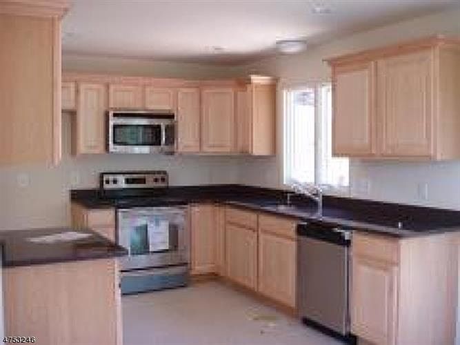 2nd image of 14 Walnut Hill Dr