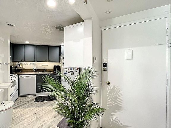 2nd image of 999 Brickell Bay Dr APT 1010