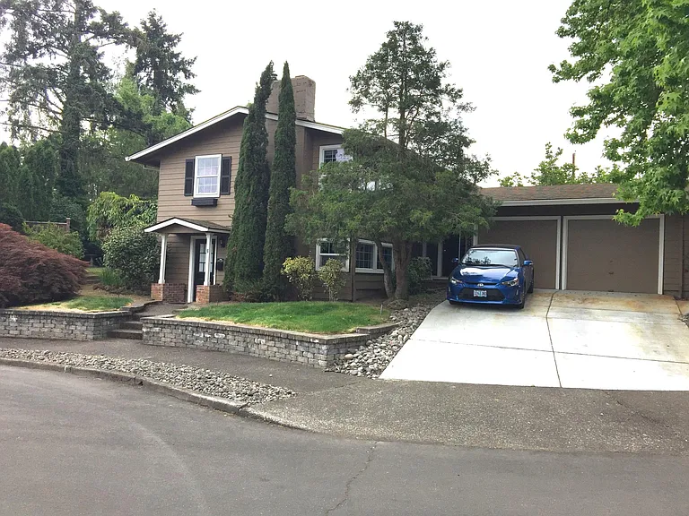Lower entry, one side of garage