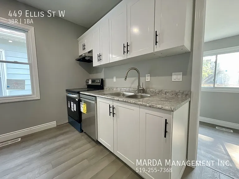449 Ellis St W — Photo 6