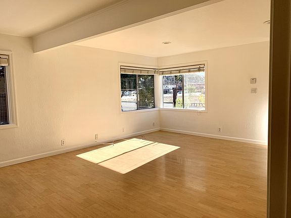 3rd image of 1108 Vallejo Ave