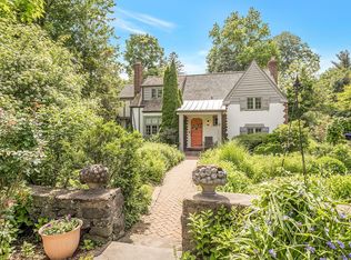 47 W Brookside Dr, Larchmont, NY 10538