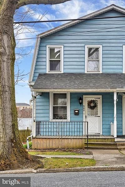 1st image of 902 N 21st St