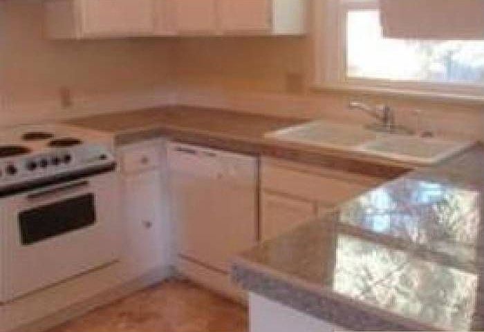 2nd image of 3290 Duncan Ave NE