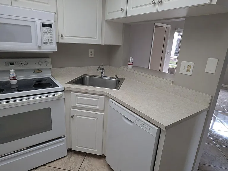 1609 Sunny Brook Ln E #104 — Photo 5