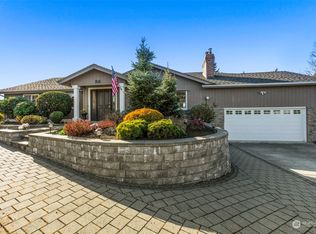 2011 121st Ave SE, Bellevue, WA 98005