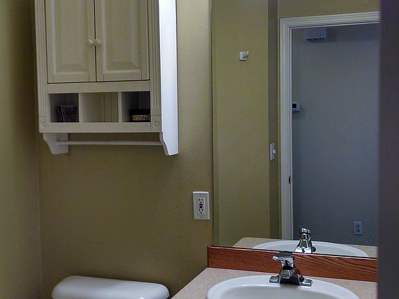 4th image of 1101 E Beacon Ave