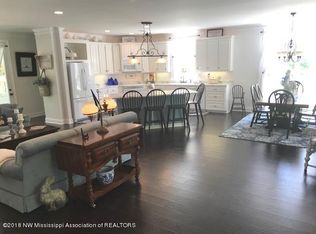 4041 Los Padres Dr, Nesbit, MS 38651