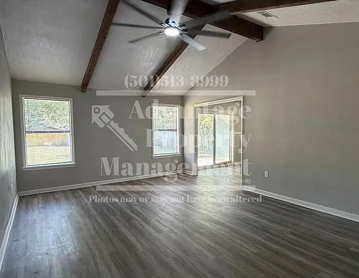 3 bed, 2.0 bath, 1389 sqft, $1,350 — Photo 3