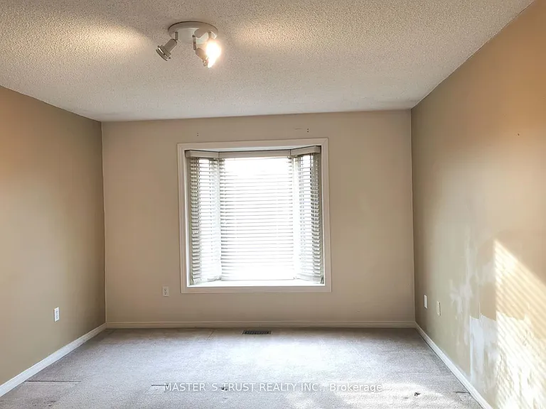 68 Lehman Cres — Photo 23