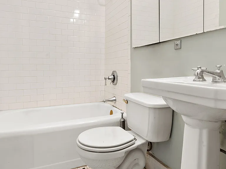 145 Halsey St #3 — Photo 11