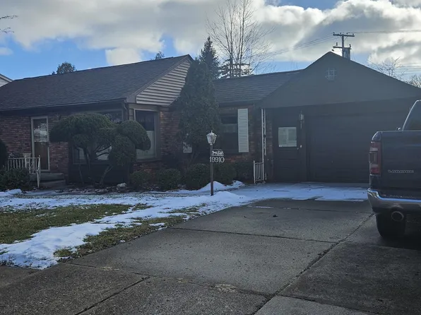 19910 Parkside St, Saint Clair Shores, MI 48080