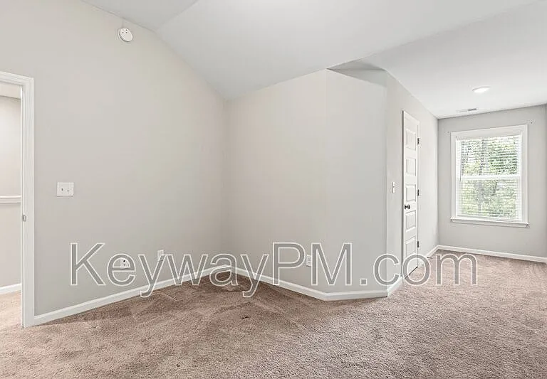 1066 Linsmore Ave — Photo 14