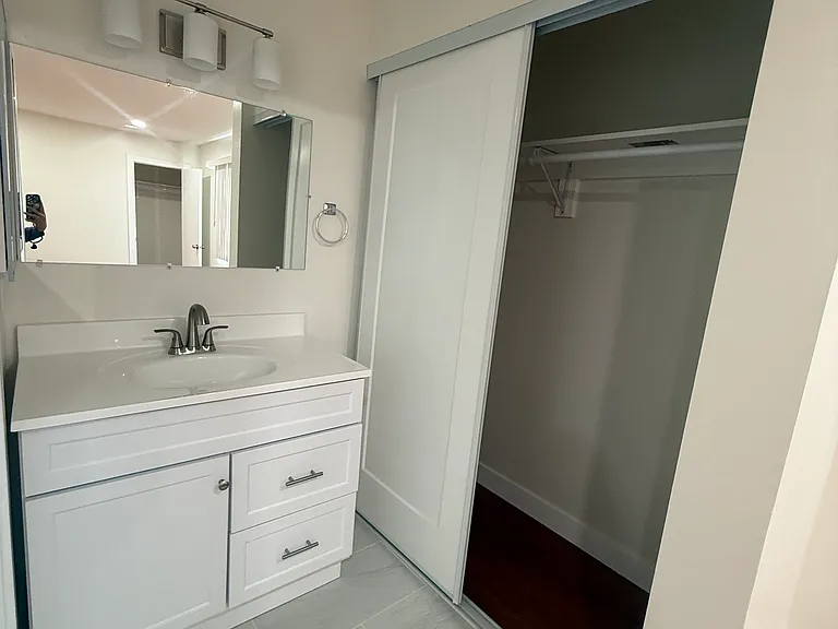 118 W Garcelon Ave — Photo 10