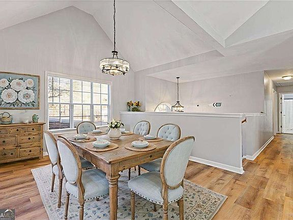 5th image of 402 Eileen Cir