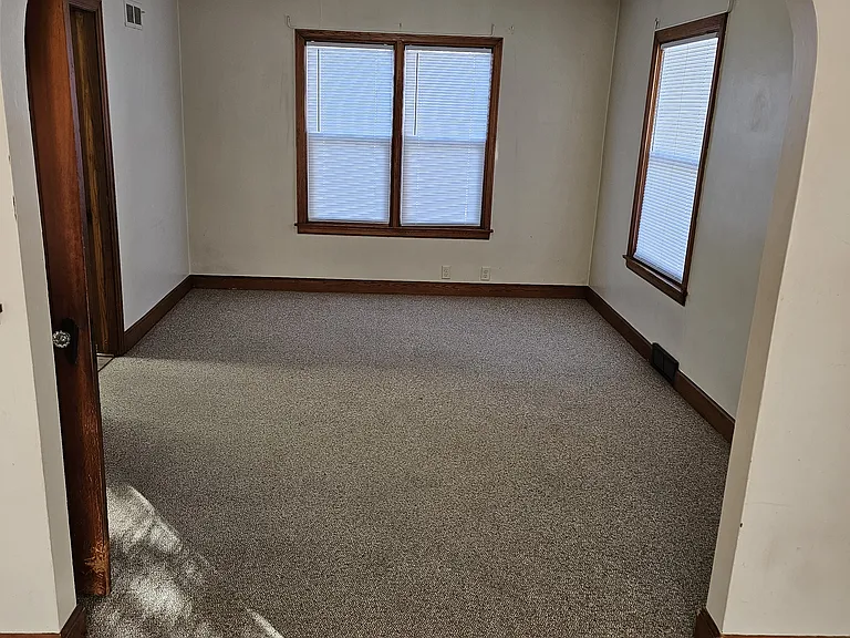 1012 Howard St — Photo 8
