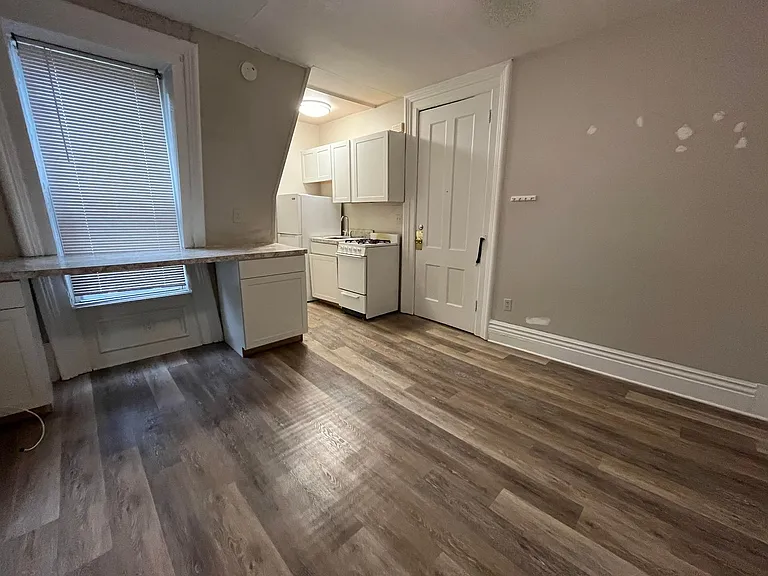 185 Park Ave — Photo 3