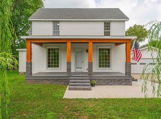 110 North St, Emden, IL 62635