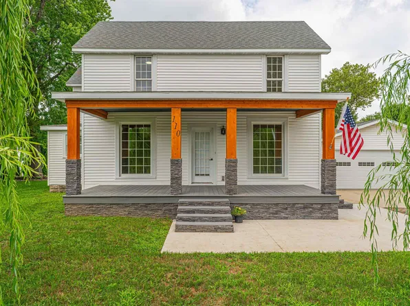 110 North St, Emden, IL 62635