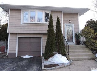 260 Deer Rd, Ronkonkoma, NY 11779