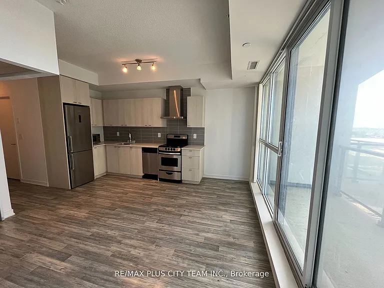 51 E Liberty St #1116 — Photo 3