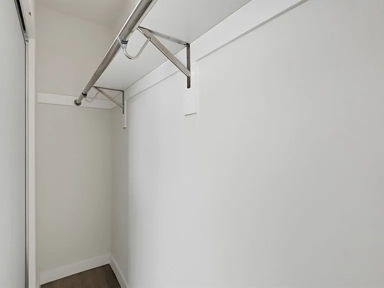 Kester Apartments — Photo 36