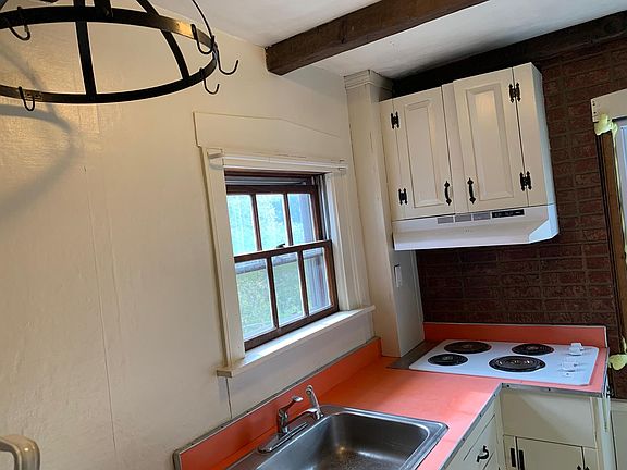 3rd image of 135 Main St #2