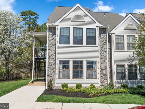 41 Chelmsford Ct, Marlton, NJ 08053