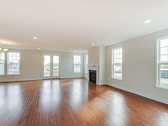 Grandin II - Living Room