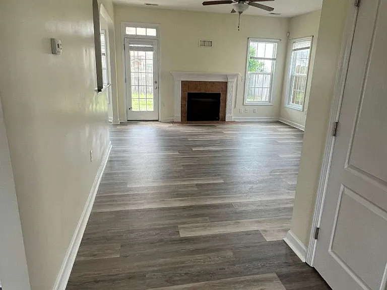 5911 Crown Ridge Ct — Photo 8