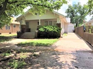 671 W 2nd St, Hoisington, KS 67544