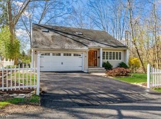 10 Aster Ter, Mendham, NJ 07945
