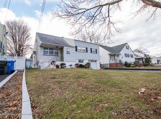 54 Glenwood Ter, Fords, NJ 08863