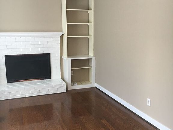 2nd image of 2602 Seacliff Cir