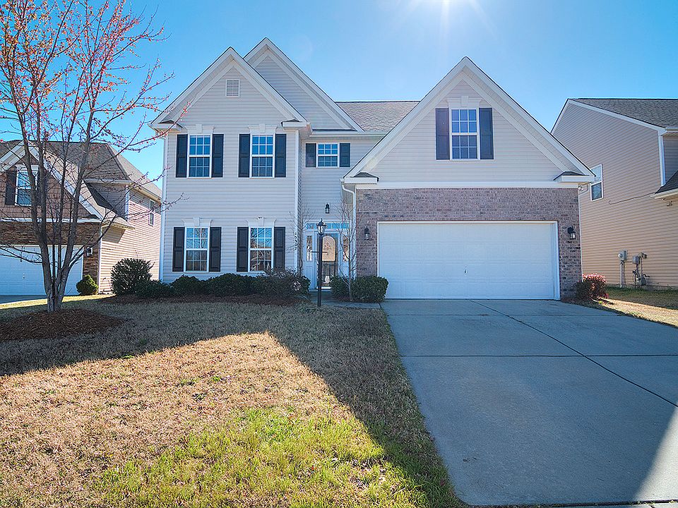 1st image of 15507 Lakepoint Forest Dr
