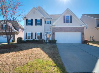15507 Lakepoint Forest Dr, Charlotte, NC 28278