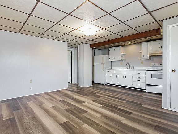 3rd image of 411 Steck St #C